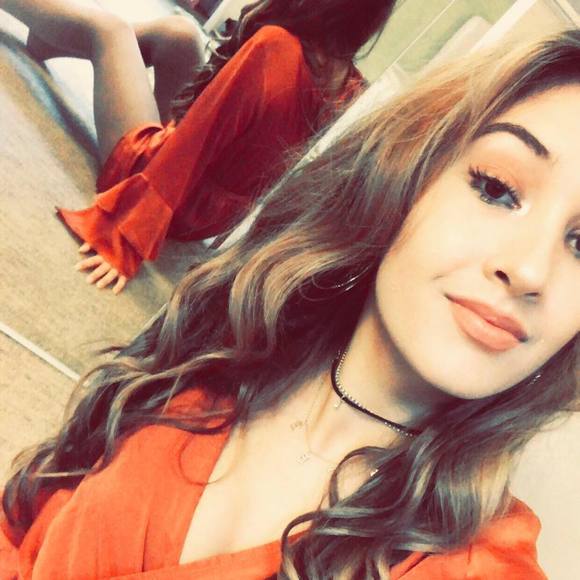 Meet your Posher, Emelina - Picture 1 of 1